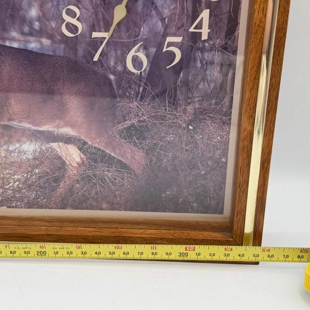 Elgin Quartz Wall Clock Deer Buck Hunting Scene Wood‎ Frame Lodge Cabin Decor